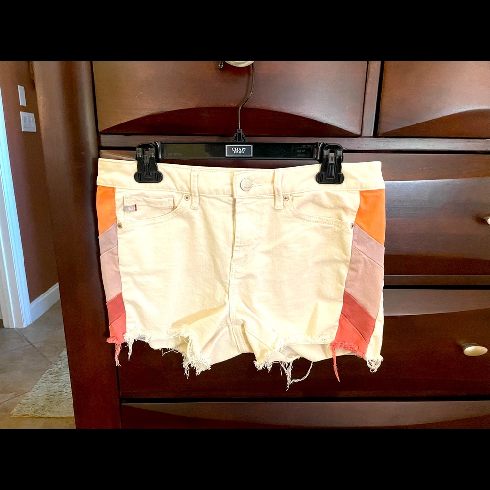 Cut-off shorts